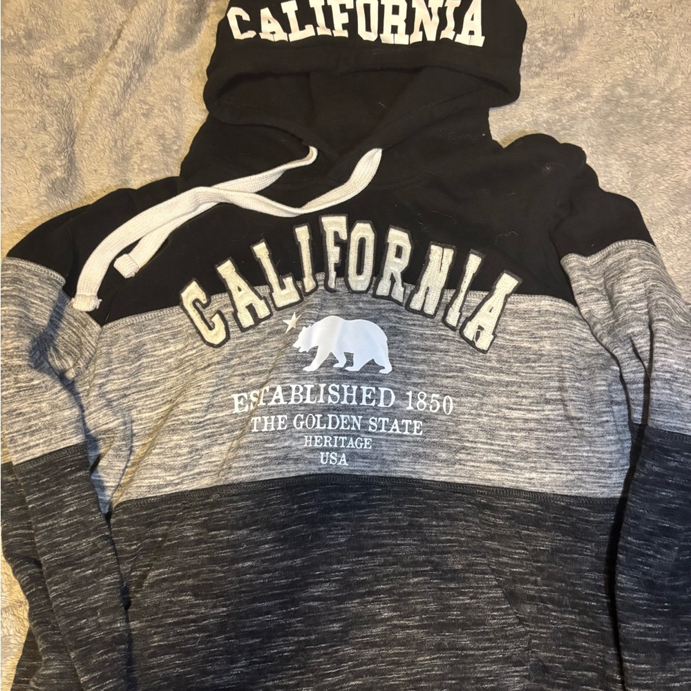 Reflex Men's Black and Gray California Sweater